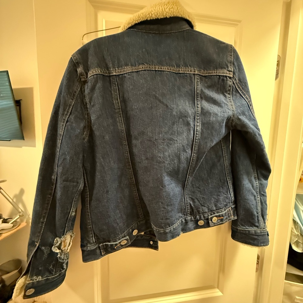 Levi's Dark Blue Denim Jacket with Cream Sherpa - Picture 7 of 7